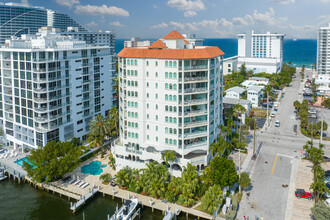 Birch Pointe in Fort Lauderdale, FL - Building Photo - Building Photo