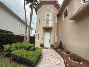 11153 NW 71st Terrace in Doral, FL - Building Photo - Building Photo