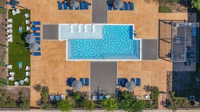 Avasa Spring Branch in Houston, TX - Foto de edificio - Building Photo