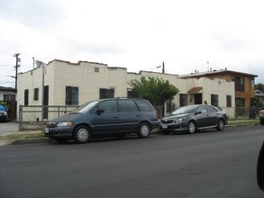 307 E 56th St in Los Angeles, CA - Building Photo - Building Photo