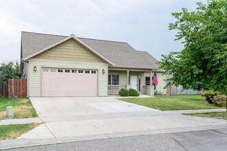 1754 Santa Ana Ct in Bozeman, MT - Foto de edificio - Building Photo