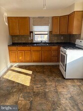 830 Emerson St in Philadelphia, PA - Foto de edificio - Building Photo