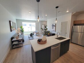 The Ash Apartments & Townhomes in Washington, UT - Foto de edificio - Building Photo
