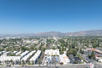 MASON (10227) APT in Chatsworth, CA - Building Photo - Building Photo