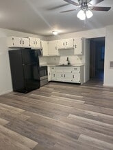 8 W 10th St in Washington, MO - Building Photo - Building Photo