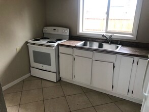 61538 Brosterhous Road, Unit Unit C in Bend, OR - Building Photo - Building Photo
