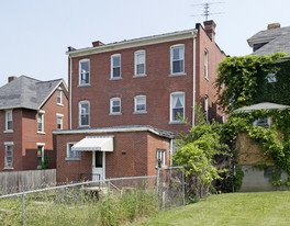 630 W Pittsburgh St in Greensburg, PA - Foto de edificio - Building Photo