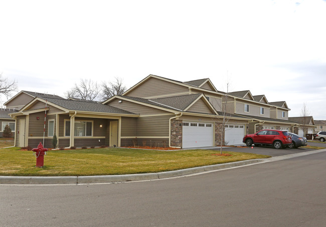 Creek’s Run Townhomes Phase II in Chaska, MN - Building Photo - Building Photo