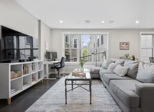 309 E St in Boston, MA - Building Photo - Building Photo