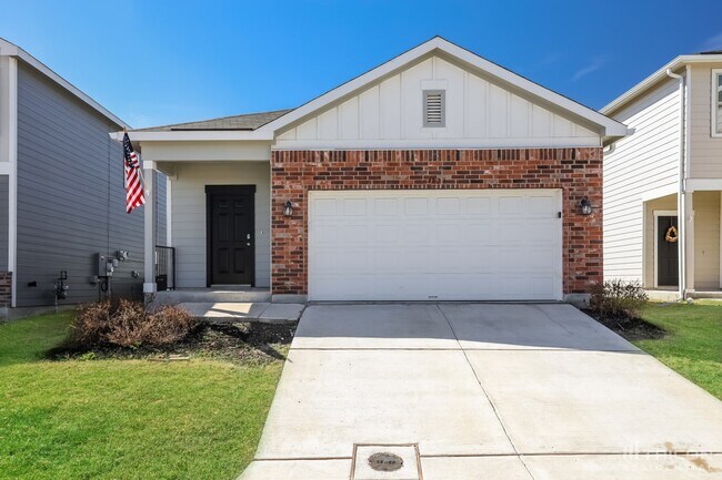 property at 4823 Hallies Gdn