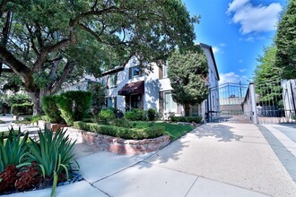 2625 Peckham St in Houston, TX - Building Photo - Building Photo