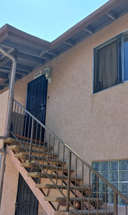 3221 1/2 Andrita St in Los Angeles, CA - Building Photo