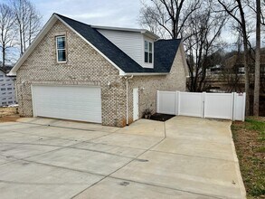 539 N Carolina Ave in Maiden, NC - Building Photo - Building Photo
