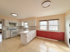 4220 Oakton St in Skokie, IL - Building Photo - Building Photo