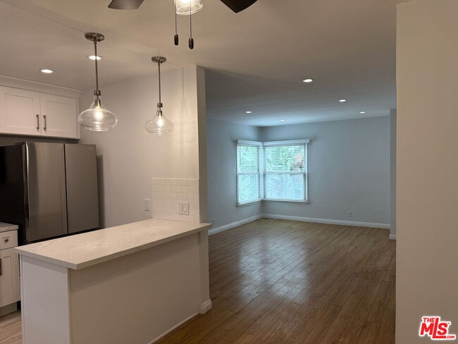 property at 4123 W Toluca Lake Ave