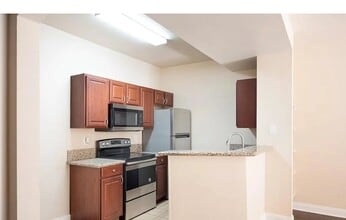 5146 S Jones Blvd, Unit 107 in Las Vegas, NV - Building Photo - Building Photo