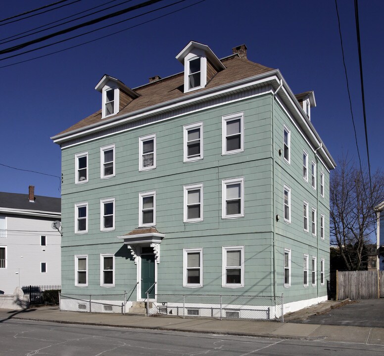 14 Vinton St in Providence, RI - Building Photo