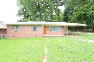 908 2nd St W in Birmingham, AL - Building Photo