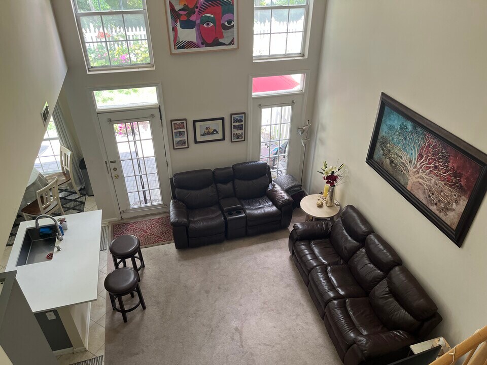 113 Marion Dr in Plainsboro, NJ - Building Photo