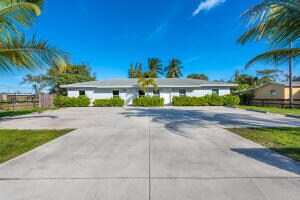 2449 Saranac Ave in West Palm Beach, FL - Building Photo