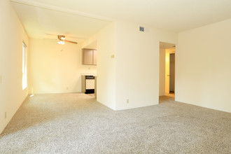 Marconi Oaks in Sacramento, CA - Building Photo - Interior Photo