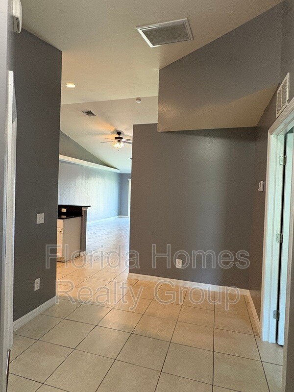 709 SE 7th St in Cape Coral, FL - Building Photo - Building Photo