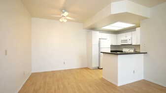 Vista Del Lago in Mission Viejo, CA - Building Photo