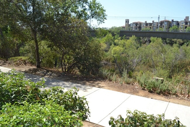 2020 Camino De La Reina in San Diego, CA - Building Photo - Building Photo
