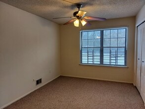 19 Mendrey Ct in Trenton, NJ - Building Photo - Building Photo