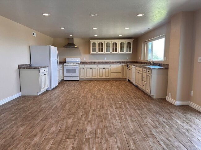 property at 14290 Elsbrook Cir