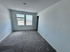 2032 Viewfinder St in Poinciana, FL - Building Photo - Building Photo