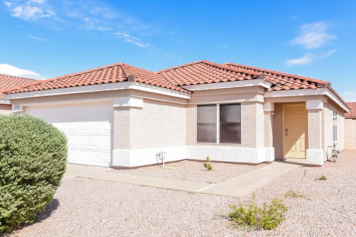 8140 E Obispo Ave in Mesa, AZ - Building Photo