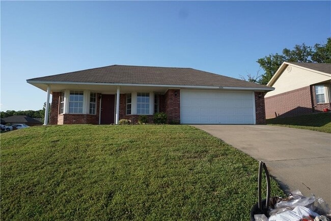 property at 2224 Meadowlark Ln