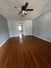4806 Airport Blvd in Houston, TX - Building Photo - Building Photo