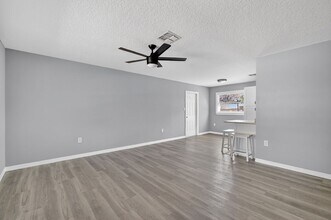 506 Louanne Ct in Tavares, FL - Building Photo - Building Photo