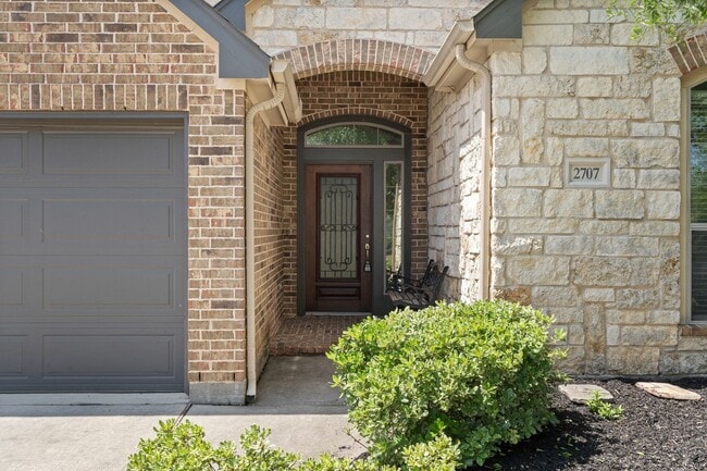 2707 Oak Pass Ct in Conroe, TX - Foto de edificio - Building Photo