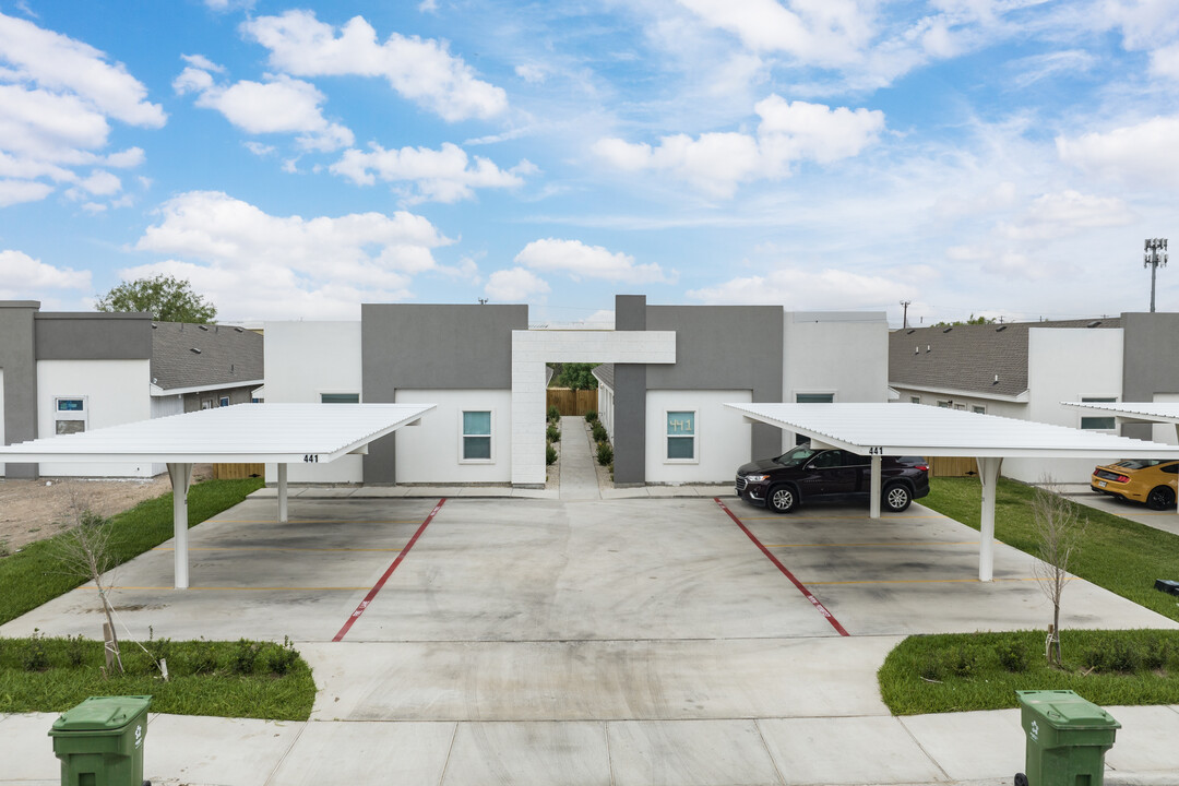 441, 445 & 449 Acacia in Alamo, TX - Foto de edificio