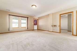 392 Race St, Unit 392 Race St in Pataskala, OH - Building Photo - Building Photo
