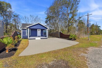 915 Nevell St in Cleveland, TX - Building Photo - Building Photo