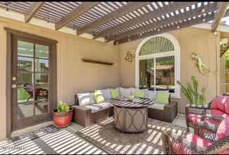 5302 E Kelton Ln in Scottsdale, AZ - Foto de edificio - Building Photo