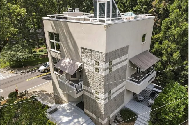 property at 4427 Powers Ferry Rd NW