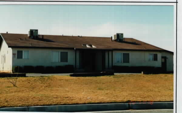 17077 Sultana St in Hesperia, CA - Building Photo - Building Photo