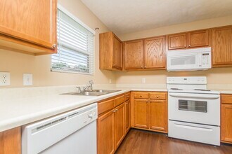 100 Governor Ct in Smyrna, TN - Foto de edificio - Building Photo
