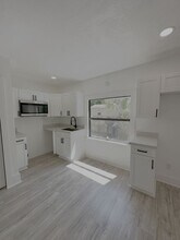 2222 10th St S in St. Petersburg, FL - Foto de edificio - Building Photo