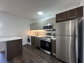 1553 W Hollywood Ave in Chicago, IL - Foto de edificio - Building Photo