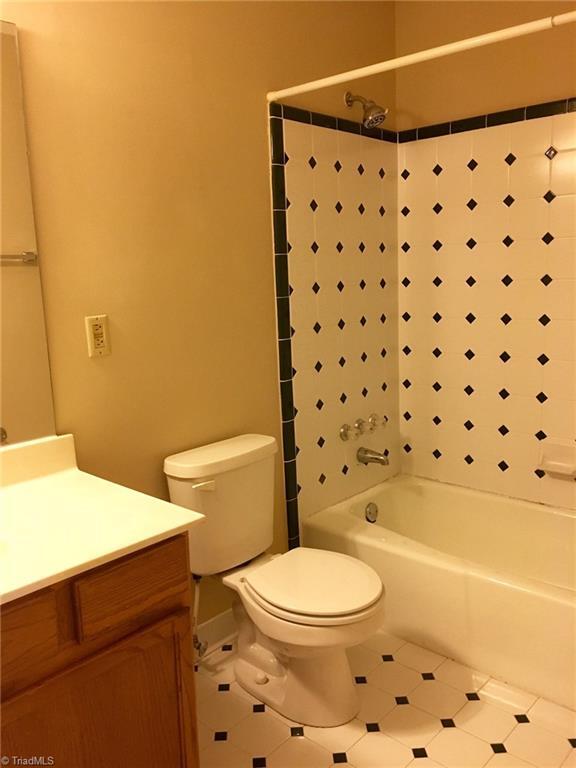 102 Wafco Ln, Unit G in Greensboro, NC - Building Photo - Building Photo