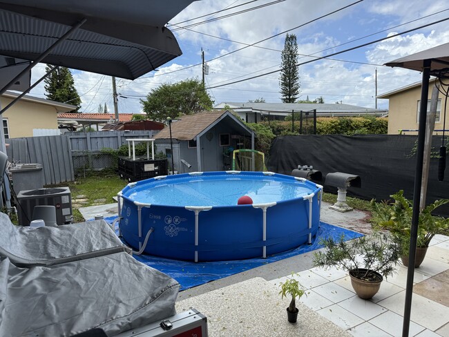 11361 SW 7th St in Miami, FL - Building Photo - Building Photo