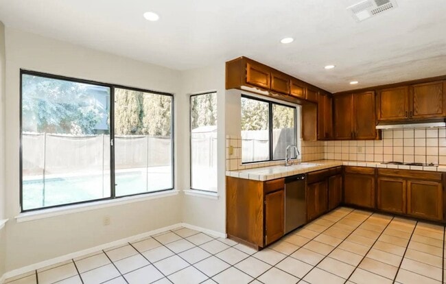 8633 59th Ave in Elmhurst, NY - Building Photo - Building Photo