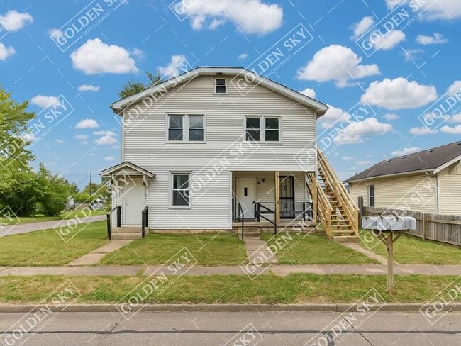 property at 1203 W 1st St