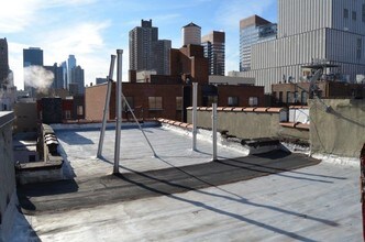 448 W 55th St in New York, NY - Building Photo - Building Photo